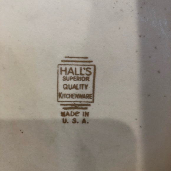 Vintage Hall’s Superior Kitchenware Casserole - Picture 5 of 12